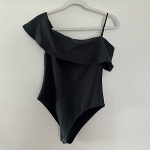 Forever 21 Off The Shoulder Bodysuit M